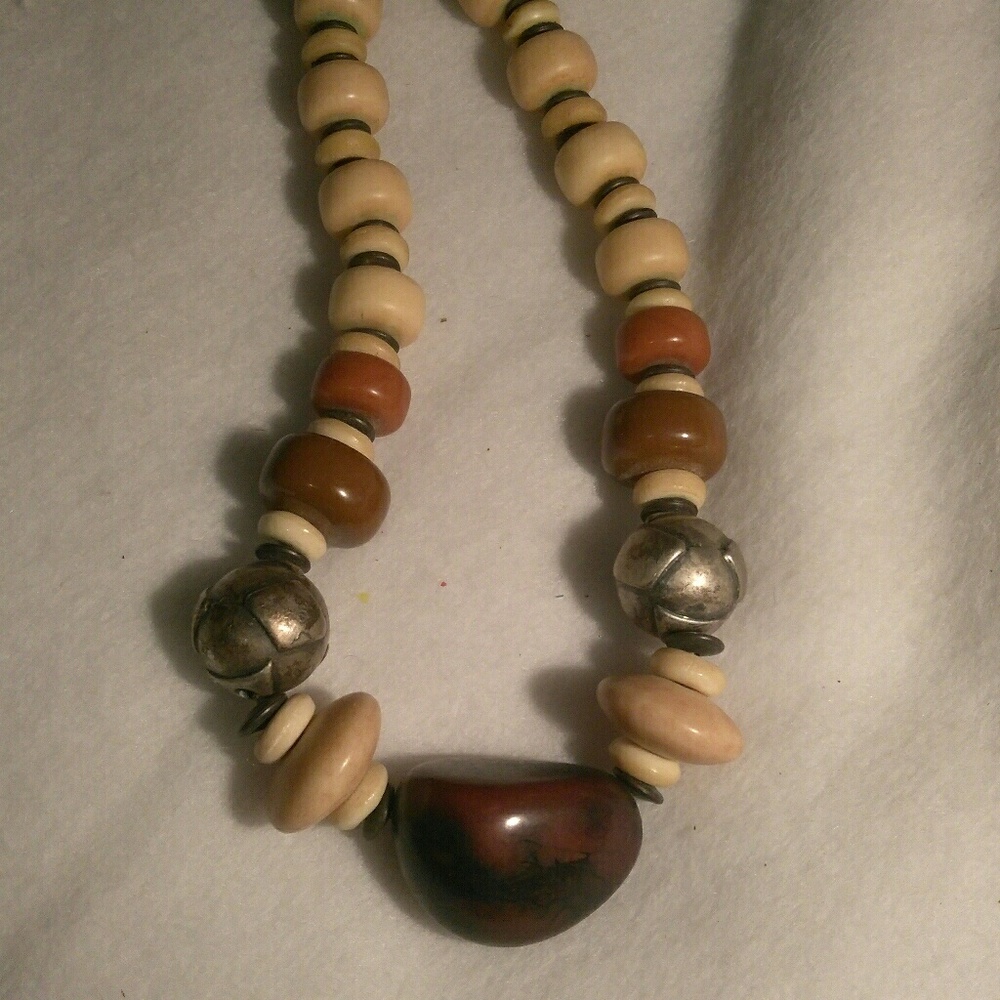 Vintage Les Bernard seed and bone neckless
